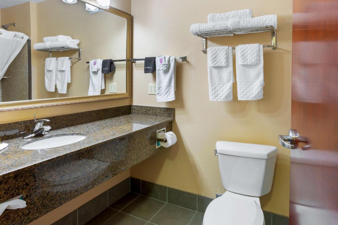 Western Fossil Country & Hotel 3*