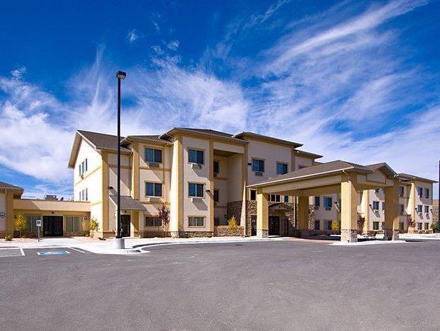 Western Fossil Country & Hotel Kemmerer